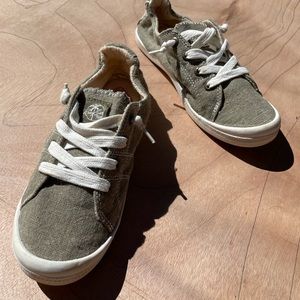 Roxy Canvas Causal Shoes